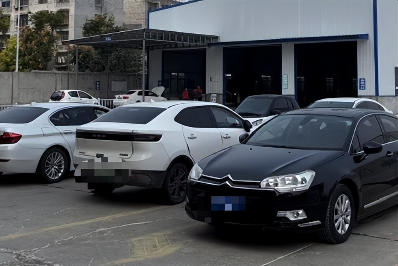 为什么不建议新手去二手车市场？看完这4个二手车验车，你就明白了缩略图